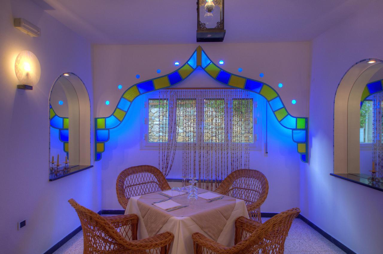 Hotel Arabesque Varigotti Buitenkant foto
