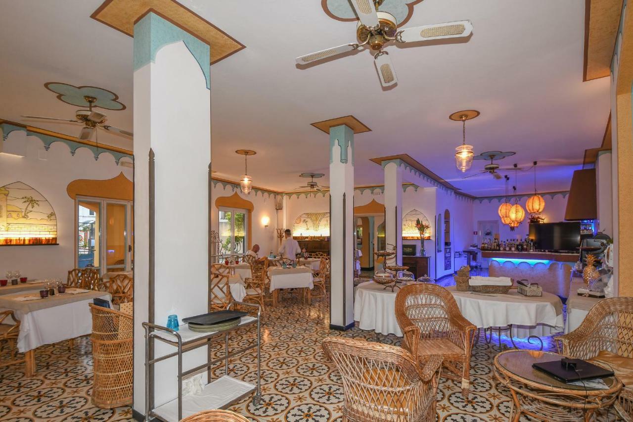 Hotel Arabesque Varigotti Buitenkant foto