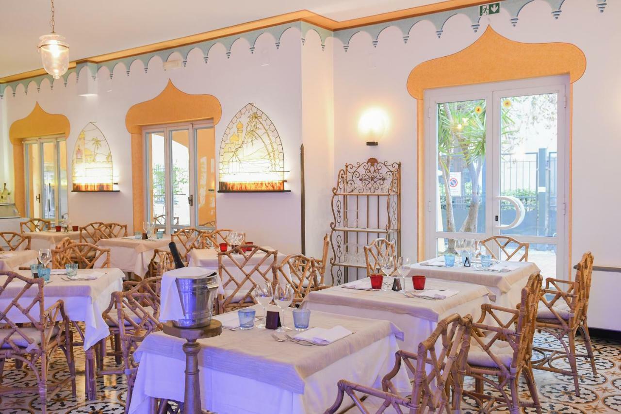 Hotel Arabesque Varigotti Buitenkant foto
