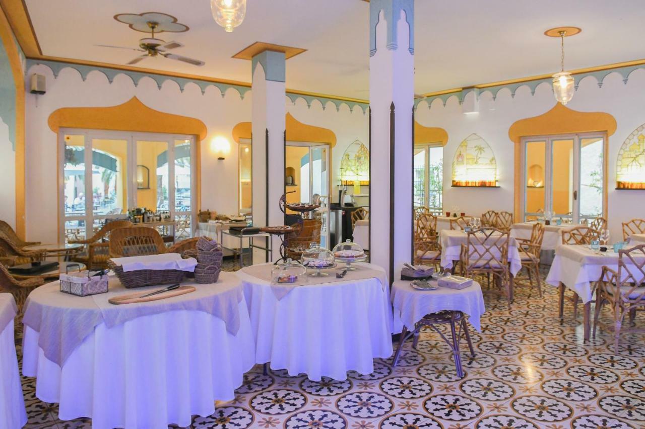 Hotel Arabesque Varigotti Buitenkant foto