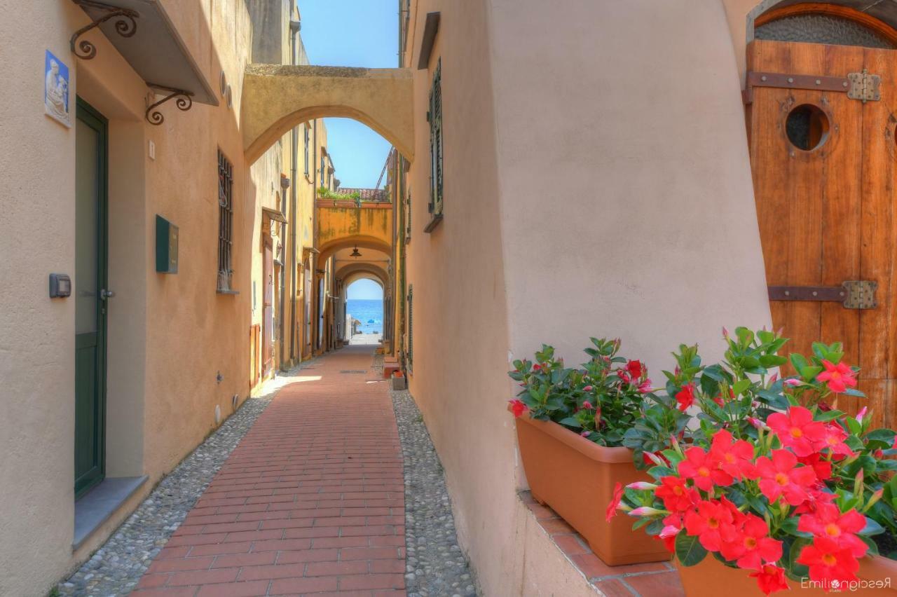 Hotel Arabesque Varigotti Buitenkant foto