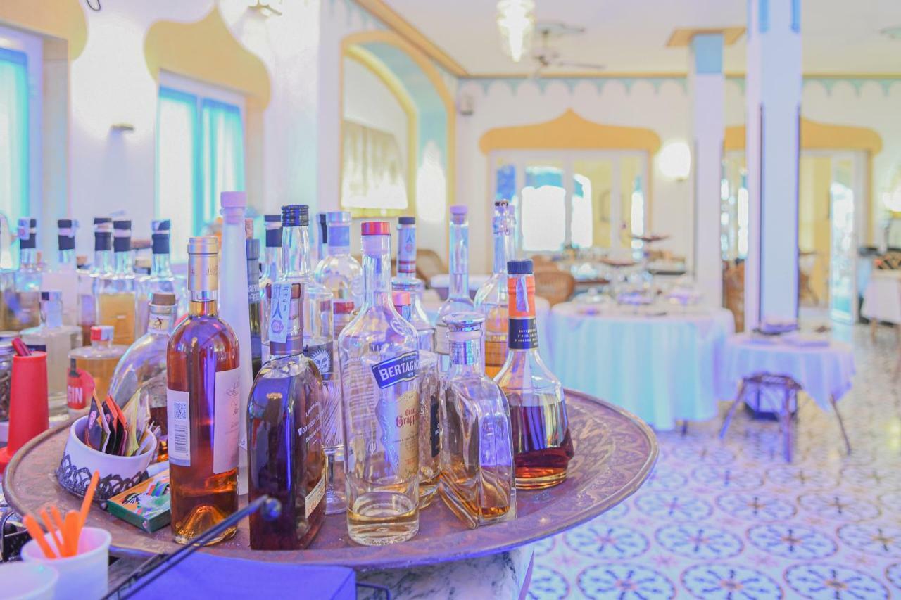 Hotel Arabesque Varigotti Buitenkant foto