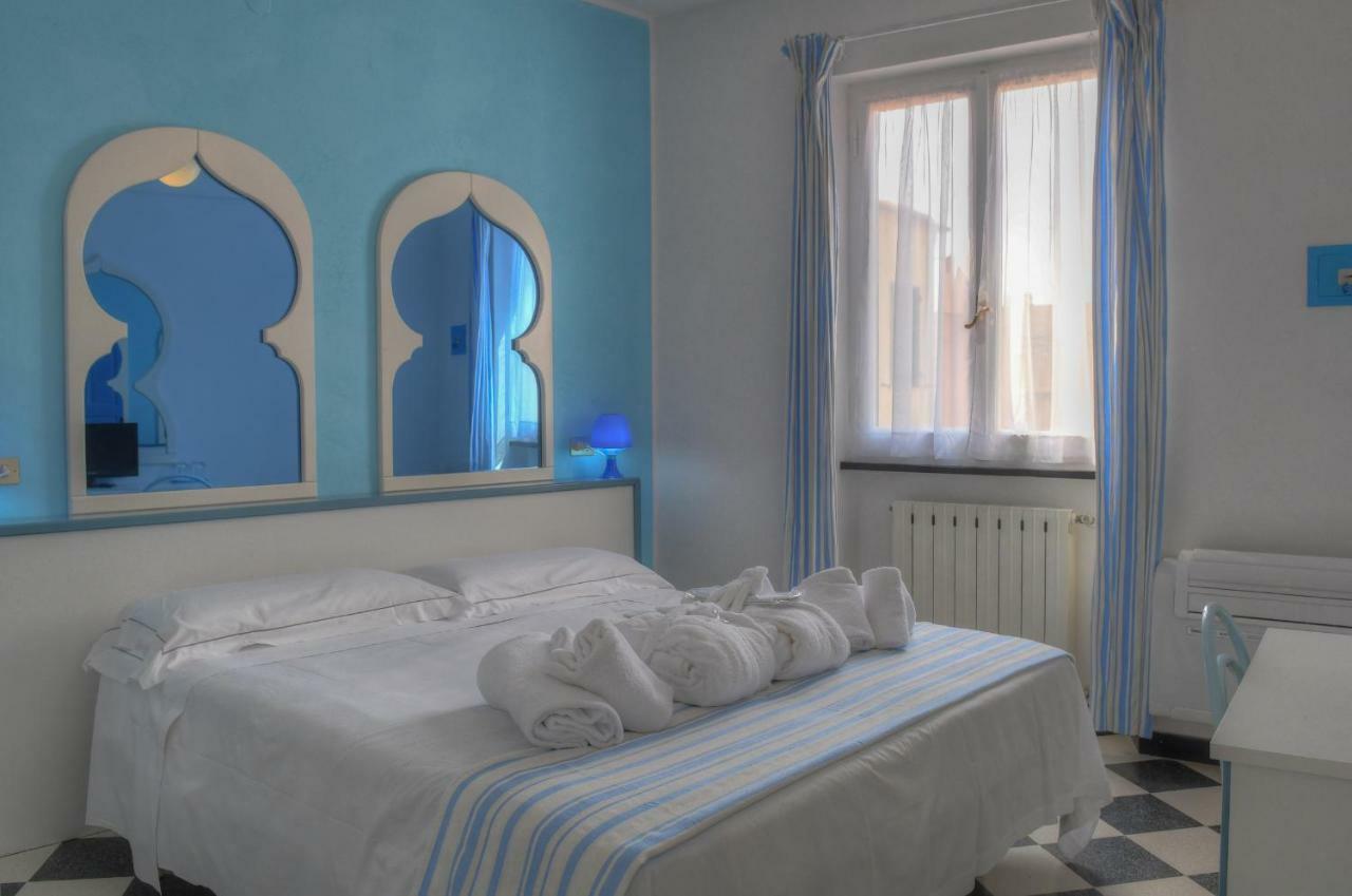 Hotel Arabesque Varigotti Buitenkant foto