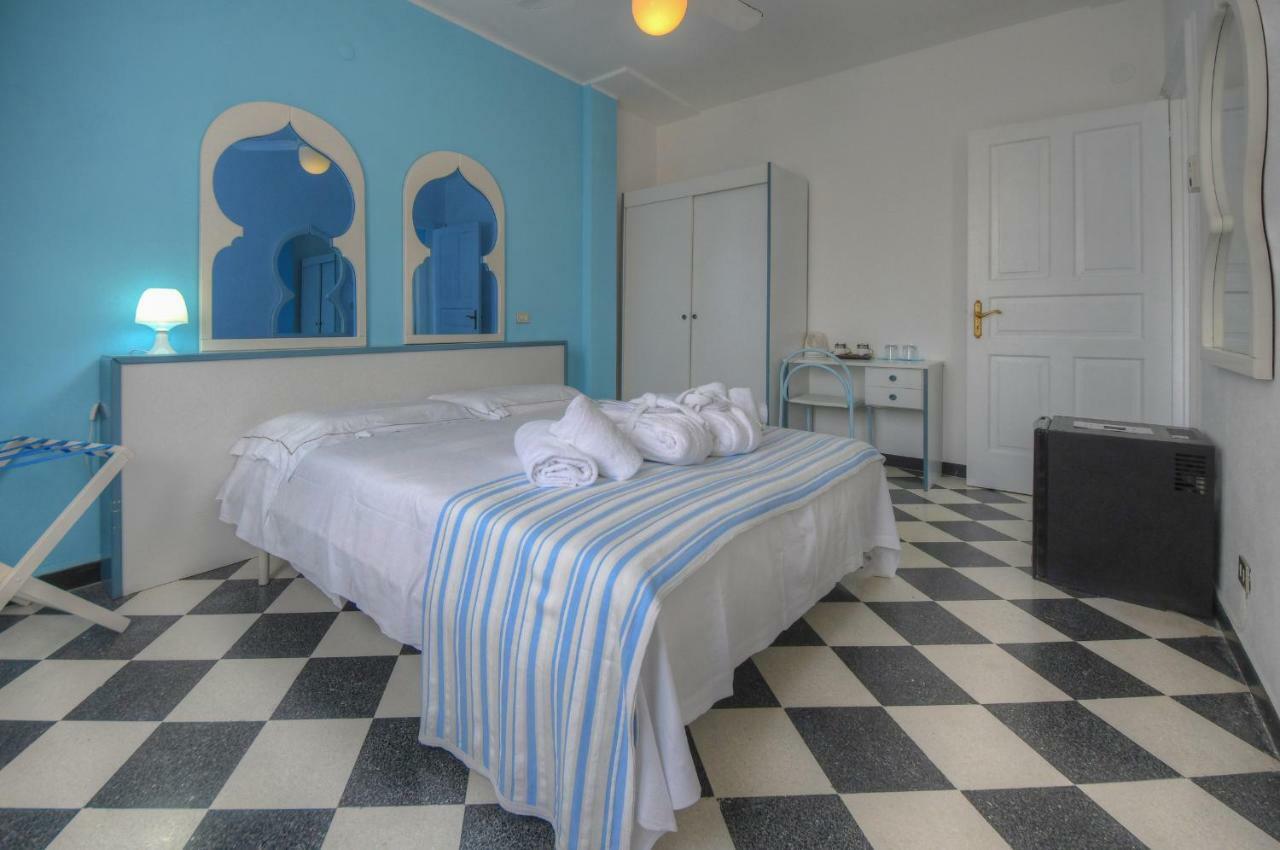 Hotel Arabesque Varigotti Buitenkant foto